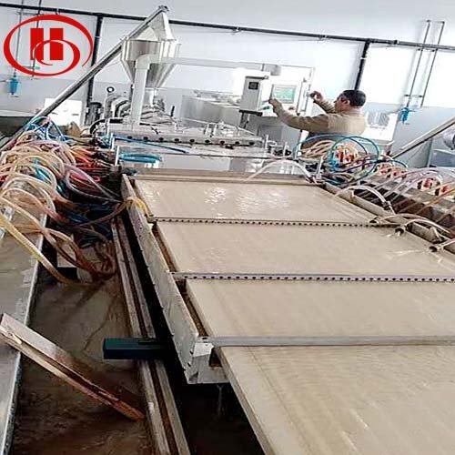 tongsanmachine's tweet image. PVC WPC door machine turnkey production line
1,door width: 600-1000mm
2,high output: 400-500kg/h
3,CE certificated high quality #wpcDoorManufacturingMachine #pvcDoorMakingMachine #wpcDoorFrameMakingMachine #wpcDoorProductionLine #wpcDoorMakingMachine