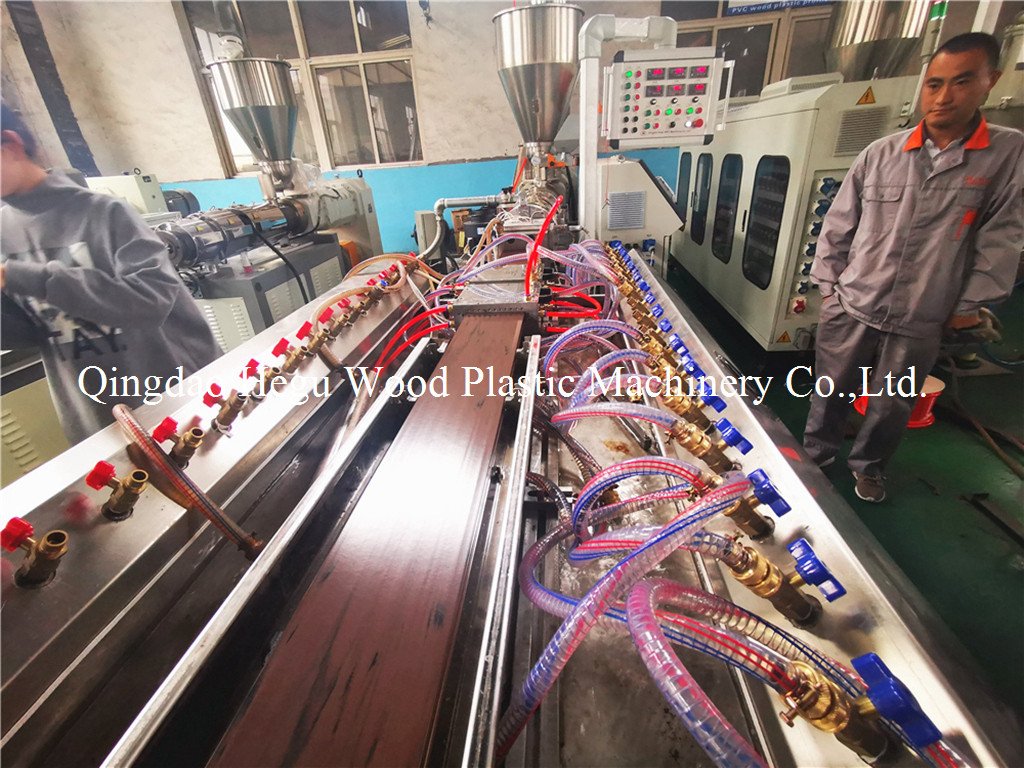 tongsanmachine's tweet image. WPC decking machine
1,use recycled PP/PE
2,mix 70% wood 
3,3D online embossing
4,co-extrusion wooden grain #wpcDeckingMachine #wpcProfileMachine #woodPlasticMachine #wpcExtrusionMachine #woodPlasticCompositeMachine