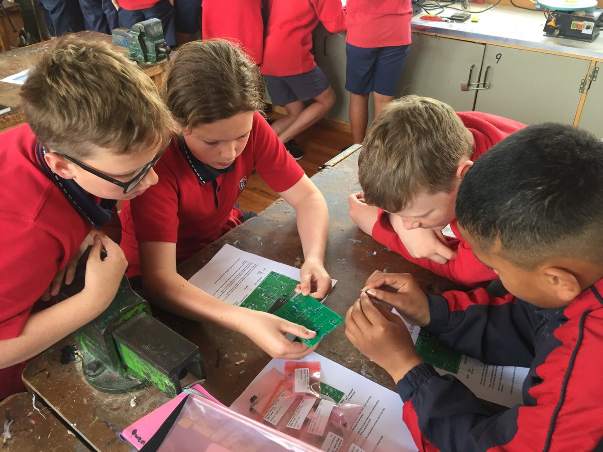 STEMforHealth's tweet image. We had an absolute *blast* building optical heart rate monitors at Balmoral School the past few weeks! @DoddWalls @EngrWorldHealth