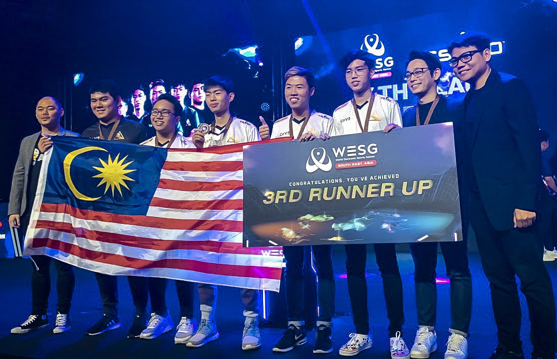 darkhorsesftw's tweet photo. #DHFTW #WESG

🏅We hold our heads high as we end our run at Top 4 at the 🏆 WESG S.E.A Finals. This is for you 🇲🇾Malaysia!

Thank you #DHFTW fans!

📷: Michelle / Allan

#AgainstAllOdds #Uprising #GerakanLokal #SampaiJadi https://t.co/Tlpx4MVCuv