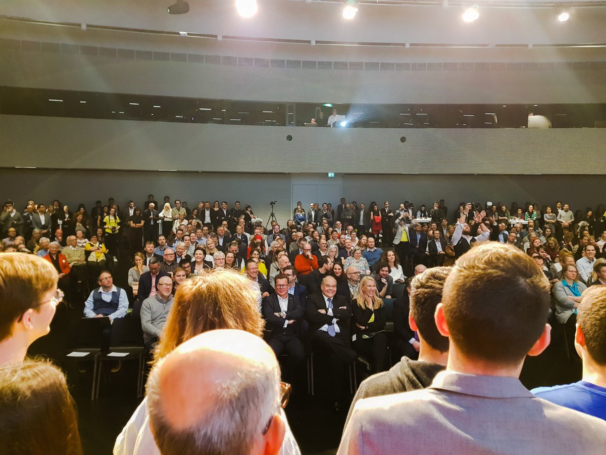 ADAalgorithmen's tweet photo. #DIDAYS19 🧩 Wenn du auf der Bühne bist - mach ein Foto vom Publikum. 🔻

#CSDiary #digitalcity #hedylamarrpreis #digitaldays #didays #ErsteCampus #smartcity #Wien #EduPnx #Algorithmen #Vienna @DigitalCityWien https://t.co/oyOXQNtS1T