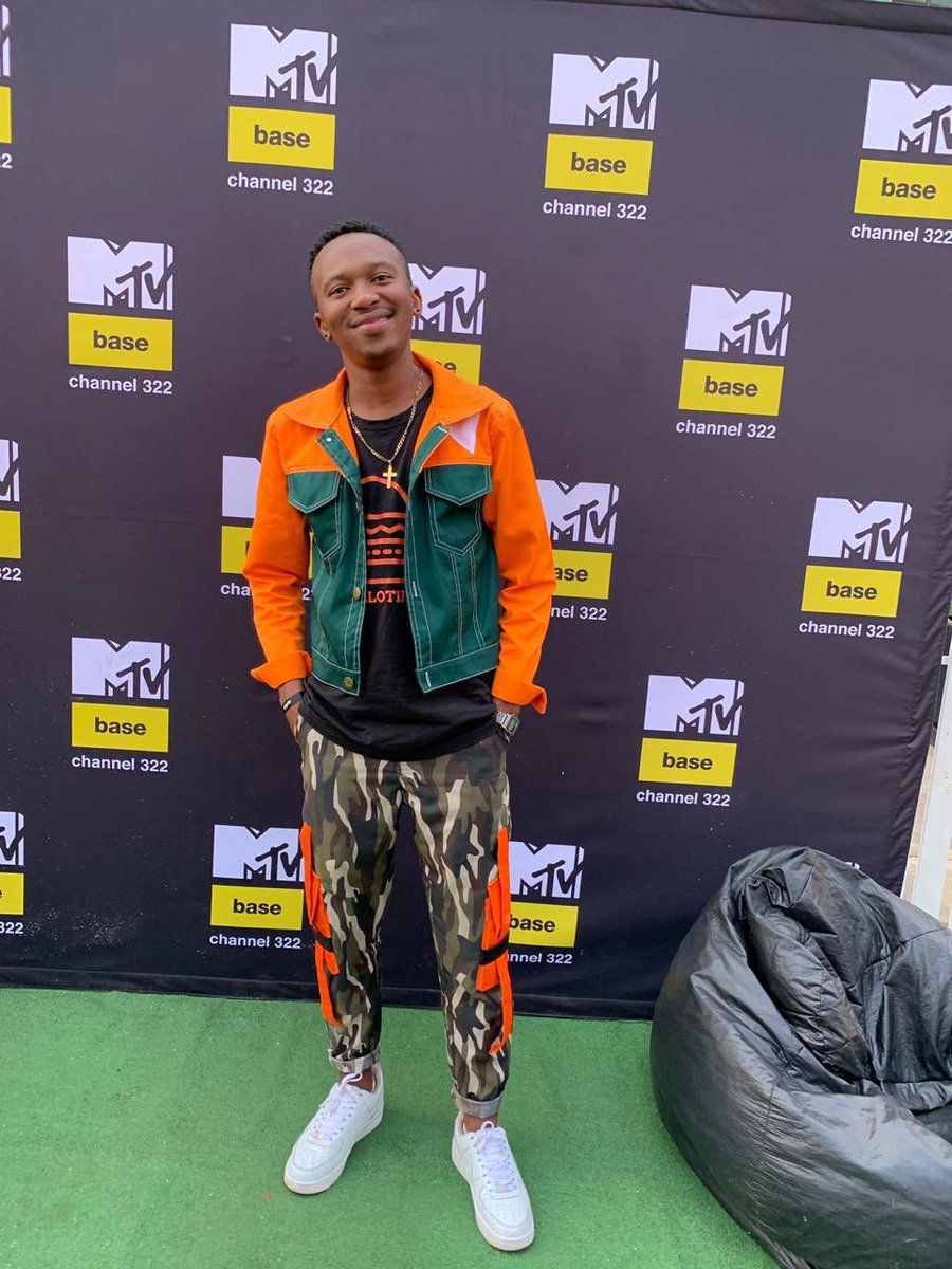 20FixStreet's tweet image. The @_Mellotik jacket and military pants.
Jacket : R600
Pants : R600