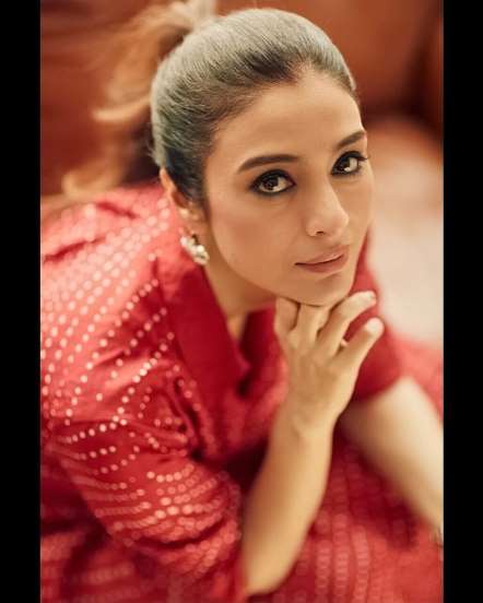 Srishti81357604's tweet image. #Tabu #tabulookinavpl 
Happy Birthday to the timeless beauty!
You haven&apos;t aged a day. #dkoding

@ActressTabu @TabuFanClub @TabuFH