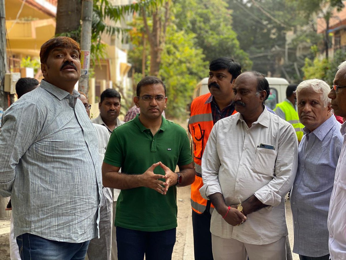 DC_Khairatabad's tweet photo. Special #Sanitation drive for collection of scrap material at DurgaNagar #Somajiguda attended by the Honerble #HWMayor,#ZonalCommisioner KZ with #TeampowerGHMC
@musharraf_ias @CommissionrGHMC
@acitghmc @GHMCOnline @KTRTRS @DC_Khairatabad https://t.co/ascqw1J3bB