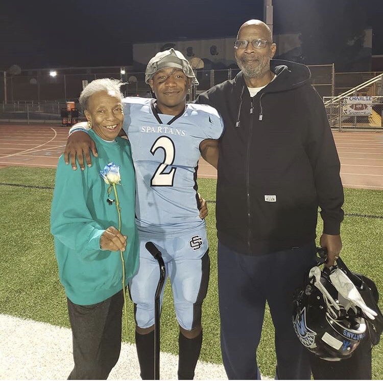 JMatt2Raw's tweet photo. This one was for y’all my 🌎❤️❤️ #Grandparents #Resteasybigbro https://t.co/lT7EjLsonA @coach__black @kinngzay @CoachC_UNLV @AztecRecruits @UC_Recruiting https://t.co/C88sMsaXbh