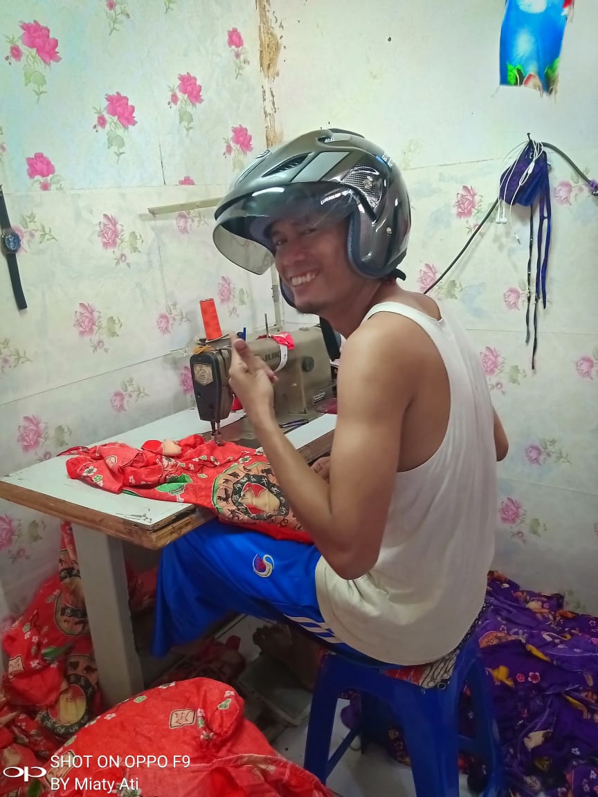~Denkus Alvarez~ (@denkus_971) on Twitter photo #LDR <a href="/rdi971/">97.1 FM RADIO RDI JKT</a>
★Penggemar setia RDI Yg sllu hadir bareng kesayanganku Miaty Ati.
Salamnya di rencengin jd satu aja buat sobat rdi & Fansclub Rdi semuanya.
Req lagunya TAKDIR CINTAKU (versi Remix asyik buat tmn dugem ka)
Mksh ka Ea #LDR <a href="/rdi971/">97.1 FM RADIO RDI JKT</a>
★Penggemar setia RDI Yg sllu hadir bareng kesayanganku Miaty Ati.
Salamnya di rencengin jd satu aja buat sobat rdi & Fansclub Rdi semuanya.
Req lagunya TAKDIR CINTAKU (versi Remix asyik buat tmn dugem ka)
Mksh ka Ea