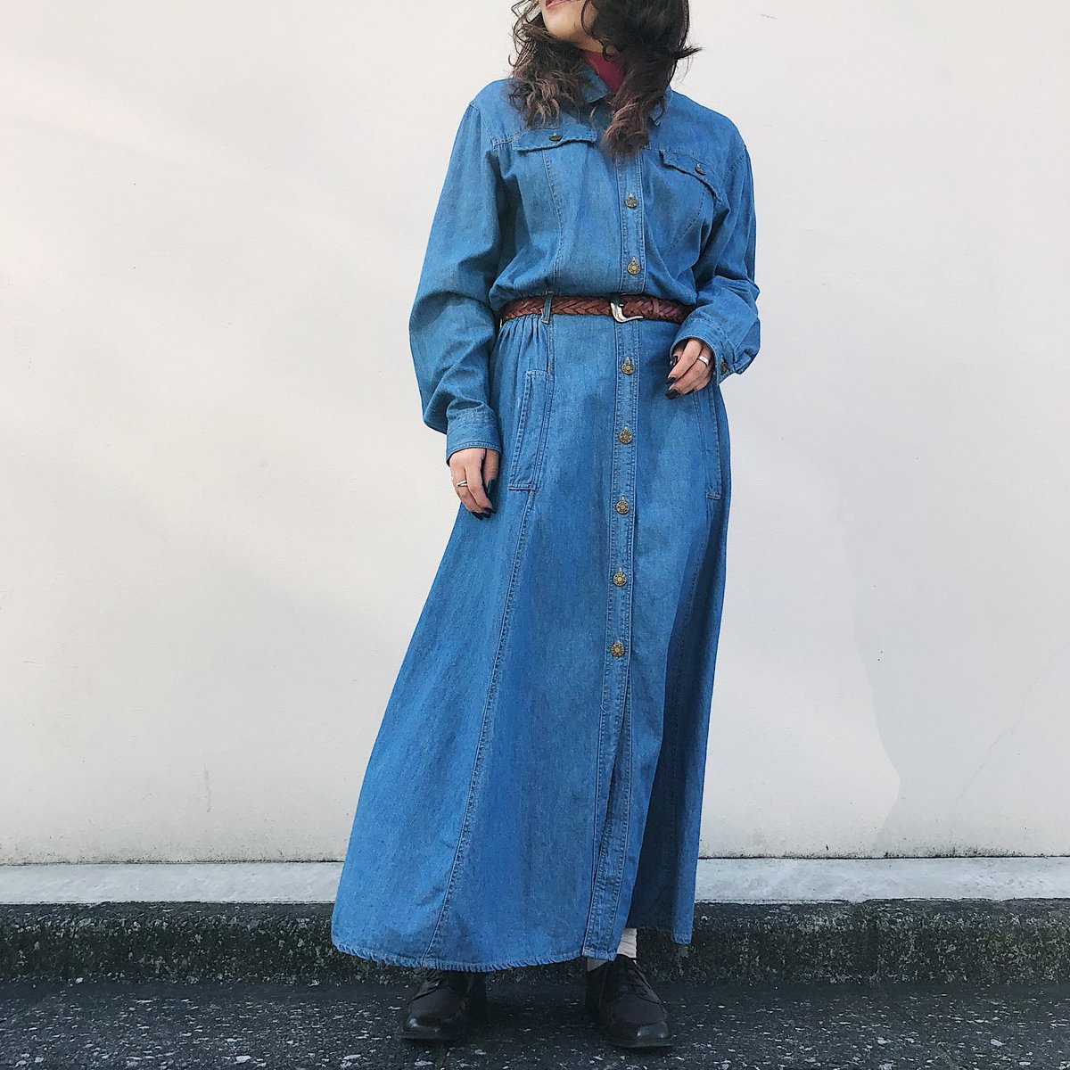 古着屋rainbow下北沢店 Staff Coordinate 綺麗なインディゴブルーのデニムワンピース 羽織としても Staff 160cm 古着屋rainbow