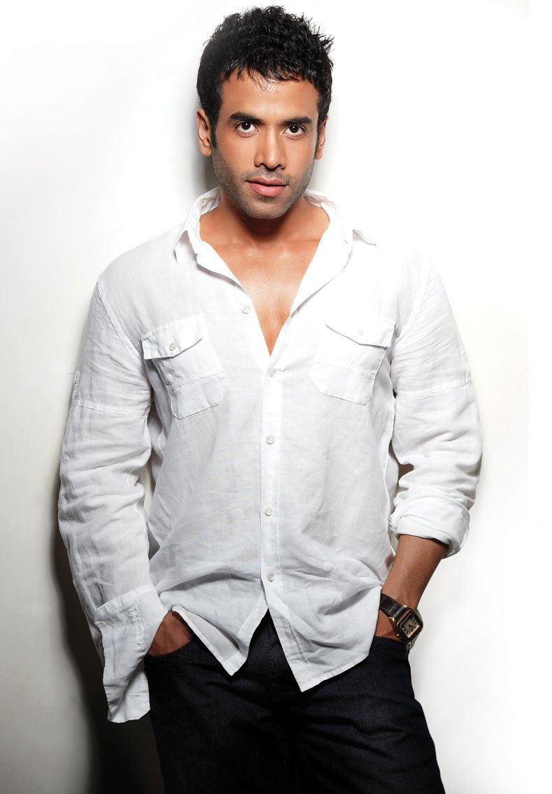 #TeamGS wishes the handsome and talented @TusshKapoor a very #HappyBirthday! Have a great year ahead!
.
.
#HappyBirthdayTussharKapoor #TussharKapoor #Bollywood #Celebrities #Celebs #BollywoodBirthdays