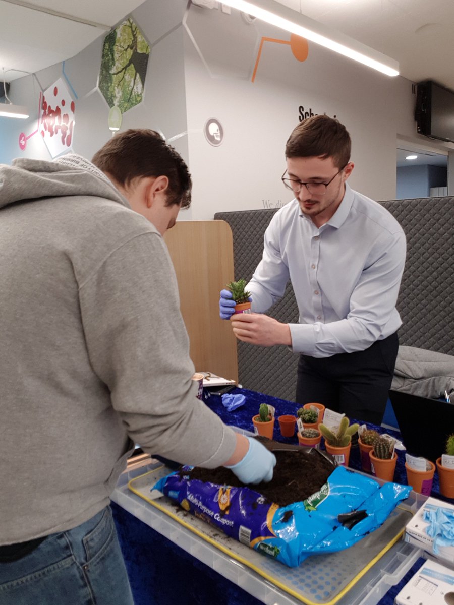 SustainableDan1's tweet image. Hey @unibirm_MDS @LES_UniBham @HTIbham @IMIBirmingham @IMSR_UoB @ICVS_UoB @InflamAge_UoB @GreenLabsBham, @StarlabUKLtd will be in the IBR common room today handing out free cacti if you re-use one of their plastic tip boxes! 👍🌵 #sustainablelabs