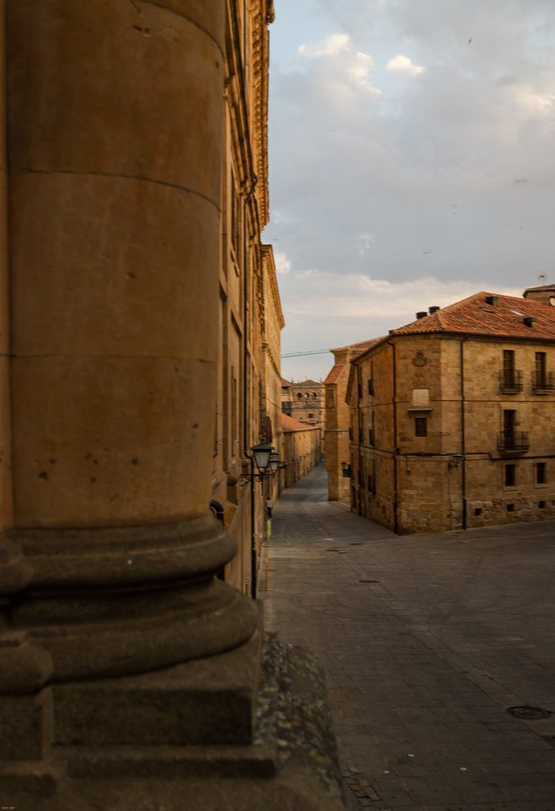 Havenlust's tweet image. #DidYouKnow…? Salamanca is often described as ‘the Golden City’ after the hues of its buildings at sunset #art #Salamanca #VisitSpain 
↳ Fotografía Scott Hefti
                                                  I ❤️ @spain