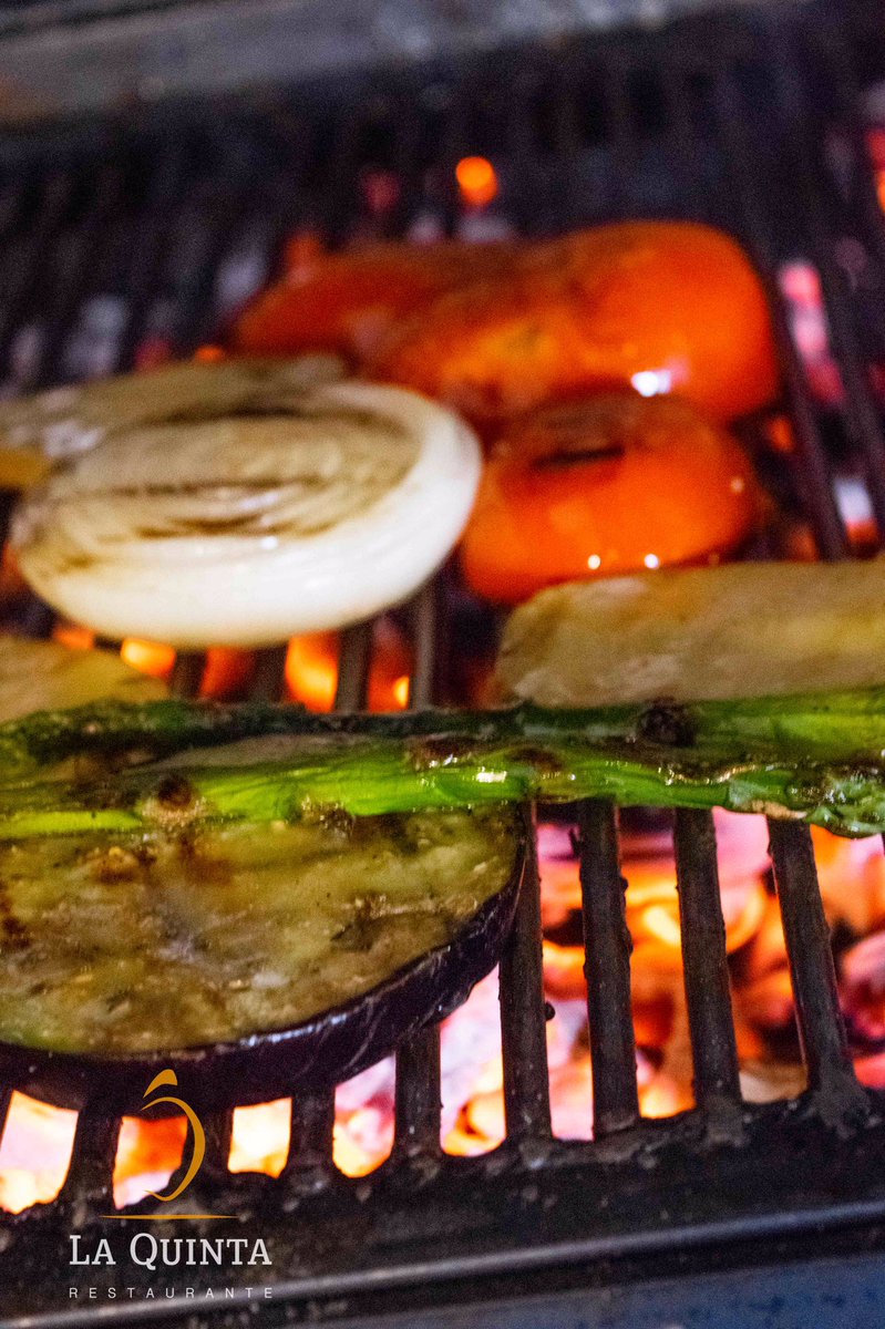 🎼 #Monday, lovely Monday..😍
After this long and full-of-calories #weekend, come to La Quinta to enjoy a light, yet delicious #Grilled #Vegetables! 🥗🔥

BOOK NOW ›› bit.ly/booklaquinta
_
#laquintarestaurante #sotogrande #veggie #vegan #food #vegetarian #healthyfood
