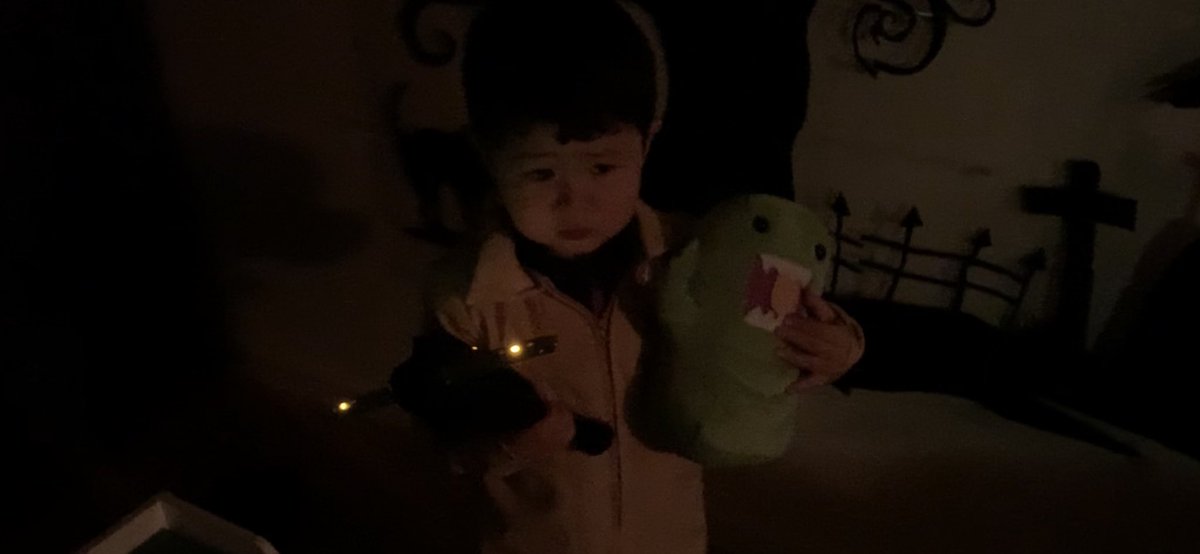 TimePtolemy's tweet photo. #Ghostbusters #scienceexperiment. #folkmanis @Folkmanis #Puppeteer #puppetlove @DiscoveryEd #mindblown #science https://t.co/gE8tCsrJyb via @YouTube https://t.co/dTudMr7ZvP