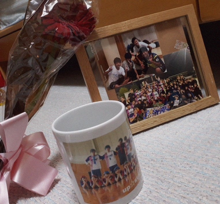up_start13th's tweet photo. 限られた140字で話すのは難しいですね。
ひとつ忘れてたので、昨日幹事をしてくれた人達ありがとう🙏
あなた達のおかげで最高に幸せな代替わりになりました。
ほんとに寂しさがふつふつと湧いてきてます。
もう少ししたらログアウトしますね
次の投稿は新Twitter係になるでしょう
ではさようなら https://t.co/NTplugpSco