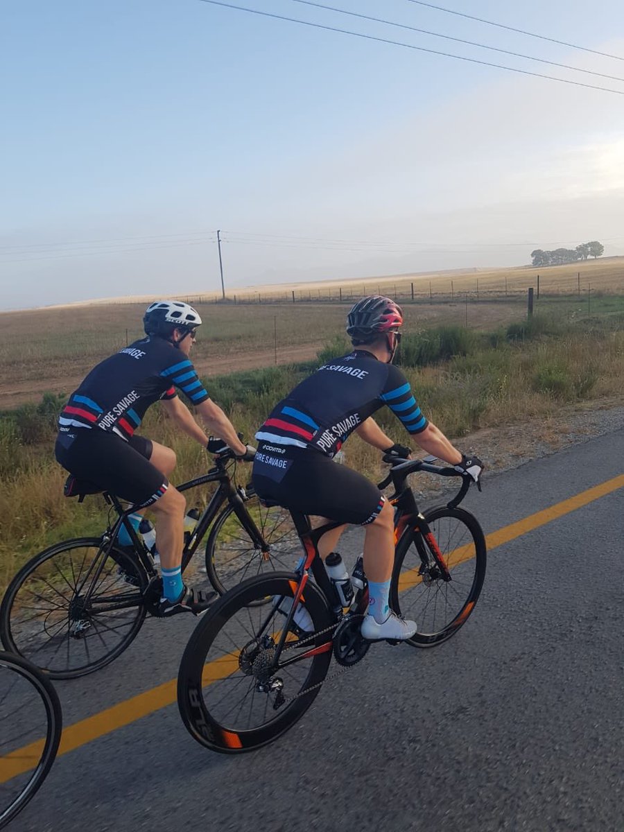 TeamPureSavage's tweet photo. Savage mixed and social teams rode out to Franschoek this weekend smashing pacelines and coffees!! Where did you ride this weekend? #puresavage #dctraining #lightbro #choochoo #hammer #squadgoals #ciovita #versussocks https://t.co/RV6FOzrhWN