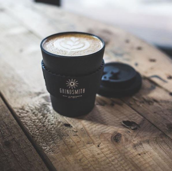 Fancy money off your brew? Everytime you use your own cup in store, we knock 25p off your order. Save money while loving our planet, it’s a win win!  🌍 #grindsmith #coffeeroasters #reusable #reducewaste #paperless #noexcuseforsingleuse #owncup #coffeelove #specialitycoffee
