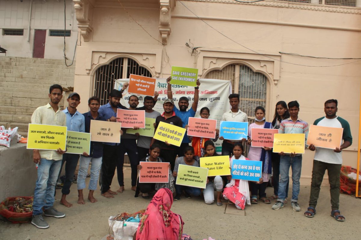 RenuBelt's tweet photo. Aj nature foundation ke dwara Rajendra Prasad ghat Varanasi me Clean ganga River ka ek abhiyan chalaya gaya jisme aam public ne bhi Kafi support kiya. https://t.co/FlRJ3mFKWI