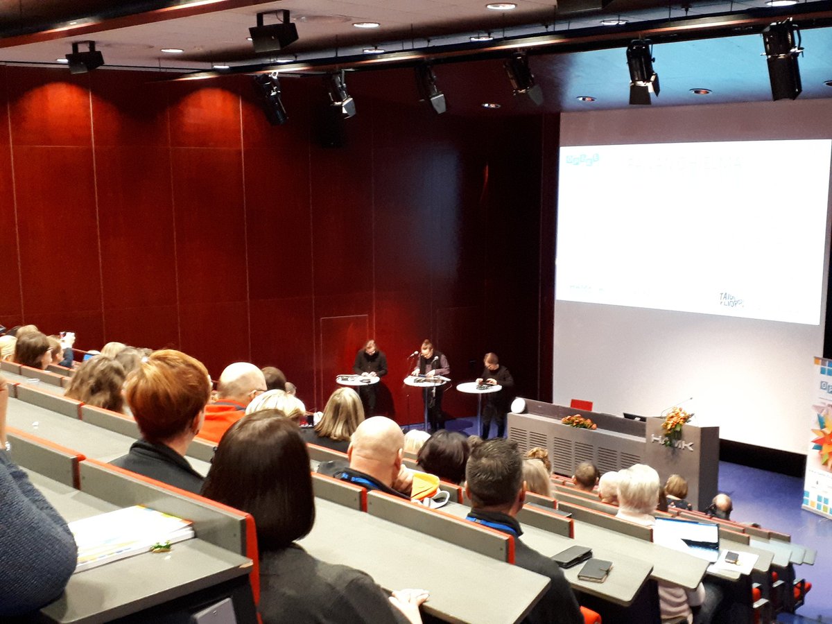 #hamk_edu #hamk_aokk #opeke Nyt menee kylmät väreet.. Ravellin Boleroa pojat vetää ipadilla. Ei huono