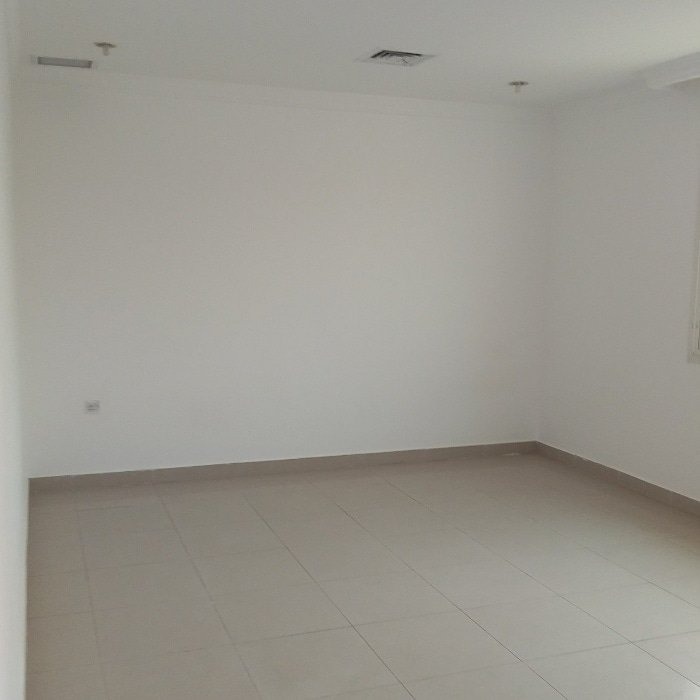 للايجار شقة في عبدالله المبارك غرب الجليب دور ثانى ٣ غرف نوم ٢حمام مطبخ صاله الايجار ٣٧٠ دينار للاستفسار الاتصال على ٦٦٨٩٢٢١٥ وتس اب ٦٦٨٩٢٢١٥