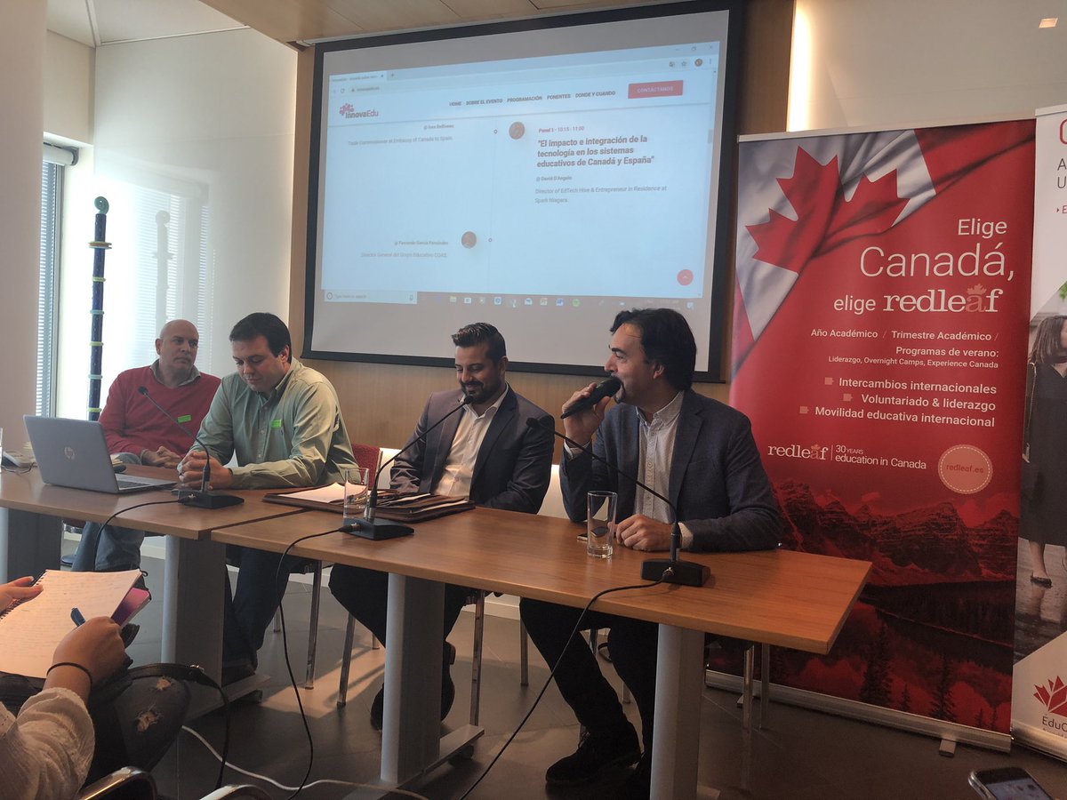 Ahora toca el panel educativo dirigido por <a href="/felixlopez/">Félix López Capel</a> y Victor de <a href="/SmileandLearn/">Smile and Learn</a> @SEK_Lab
