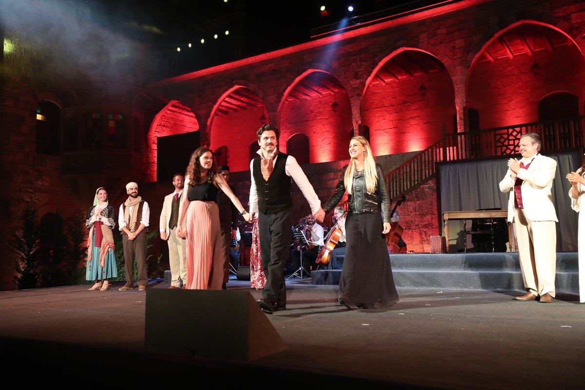 QatarActu's tweet photo. Après son succès londonien, la comédie musicale Broken Wings s'arrête à Doha @qatar_phil @kataraqatar  https://t.co/IitQV5SYCZ https://t.co/JXJGcgUFip