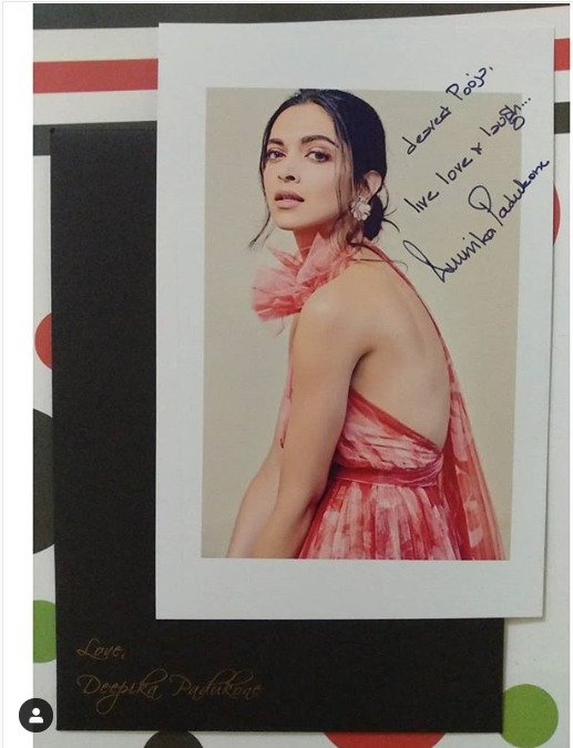 dp1stday1stshow's tweet photo. Fans received personalized postcard from @deepikapadukone as she strikes 40 Million on Instagram 🤩 #40MillionLoveForDeepika 

#Deepika #DeepikaPadukone https://t.co/BYZho6dQd6