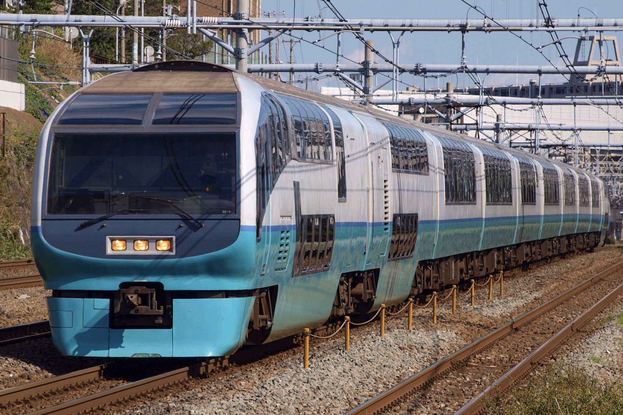 Uzivatel Orange Line Na Twitteru 19 11 4 踊り子号撮影 新子安 185系0番台 特急踊り子107号 A3編成 特急踊り子115号 A8編成 C6編成 185系0番台 特急踊り子109号 Om08編成 編成 251系 特急スーパービュー踊り子5号 Re 4編成 T