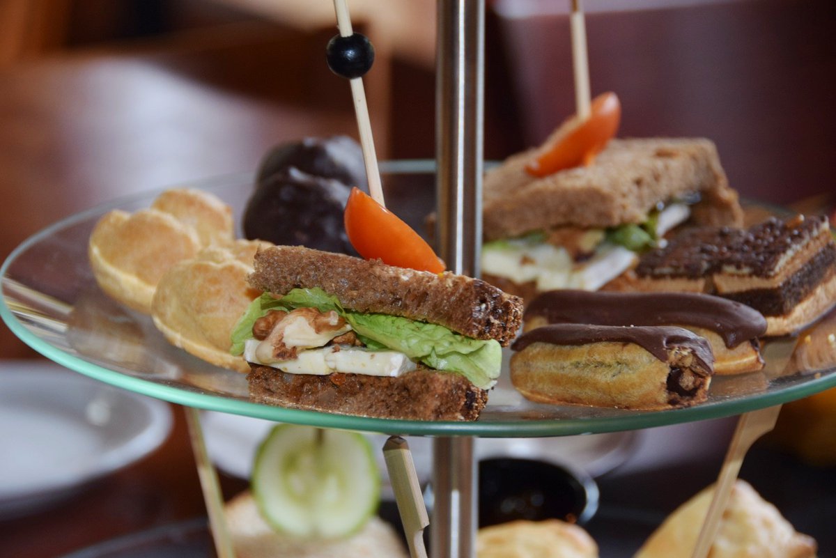 Fredeshiem's tweet photo. Ook zin in een #High #Tea? Al voor € 14,75 pp te boeken bij Buitengoed Fredeshiem in #Steenwijk #DeBult #Overijssel. Tijd voor ontmoeten!
https://t.co/T1PkCgXRrq https://t.co/q5gmXOYnLz