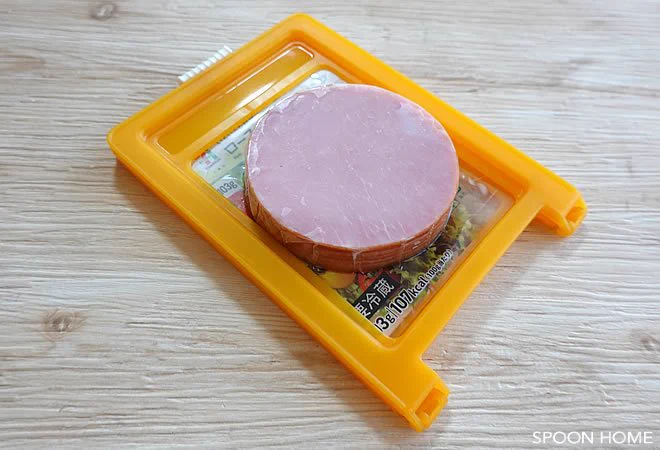 開封したベーコンやハムの保存がこれ一つで！ダイソーで販売されているこの商品、すごく便利そう！