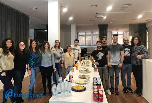 FutureSpaceES's tweet photo. Que mejor forma de empezar la semana que anunciando que nuestro equipo #FutureSpaceCLM ha terminado una parte de su formación técnica en el Centro @AtpersonForma el cual ha colaborado en poner a punto los conocimientos de las tecnologías que más utilizamos.
Enhorabuena!!🔝💙 https://t.co/Klwv6laQ1R