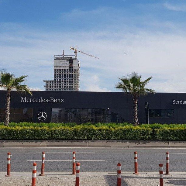 nussbaumlifts's tweet photo. #TBT
We are happy to see our lifts all over the world. Look at this Mercedes shop in Izmir, Turkey.
Remember that you can find the closest authorized distributor with our “Find your dealer” tool
https://t.co/jXziEzkkHL
#NussbaumLifts #Mercedes #Benz #madeingermany #garage https://t.co/OPm0P7bFRq