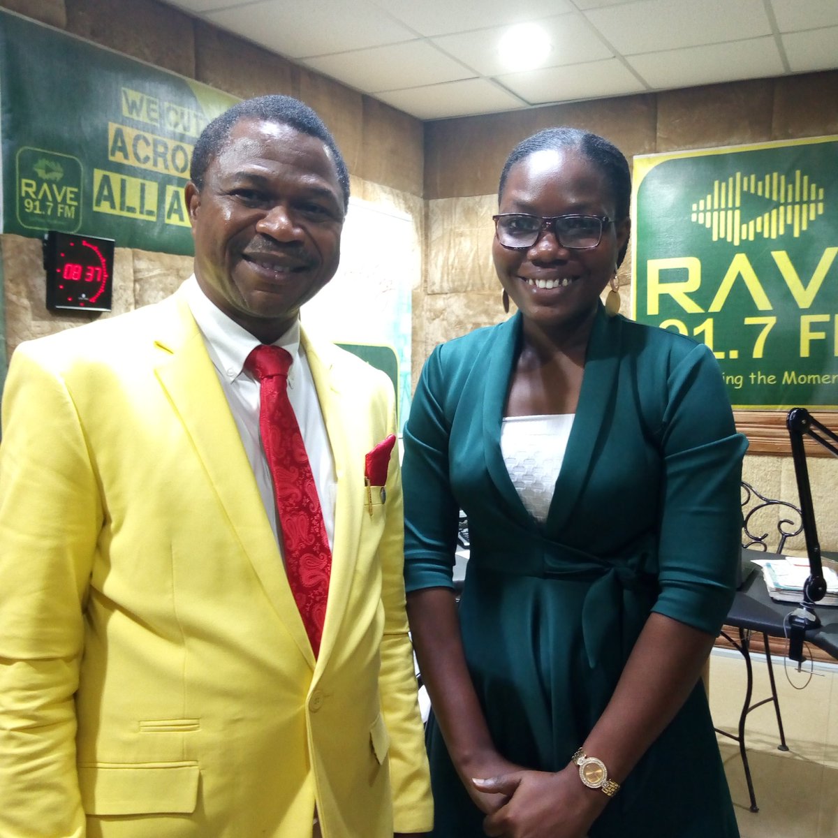 Damilolaunusual's tweet photo. Oba tun ti ran ise ayo si mi!
Bishop Mike Bamidele
#AanuNi
#Lights
#Blessings
If you're not following @rave917fm, it's not too late
#fastapproaching
#LUTE https://t.co/1RjQ3Oqts0