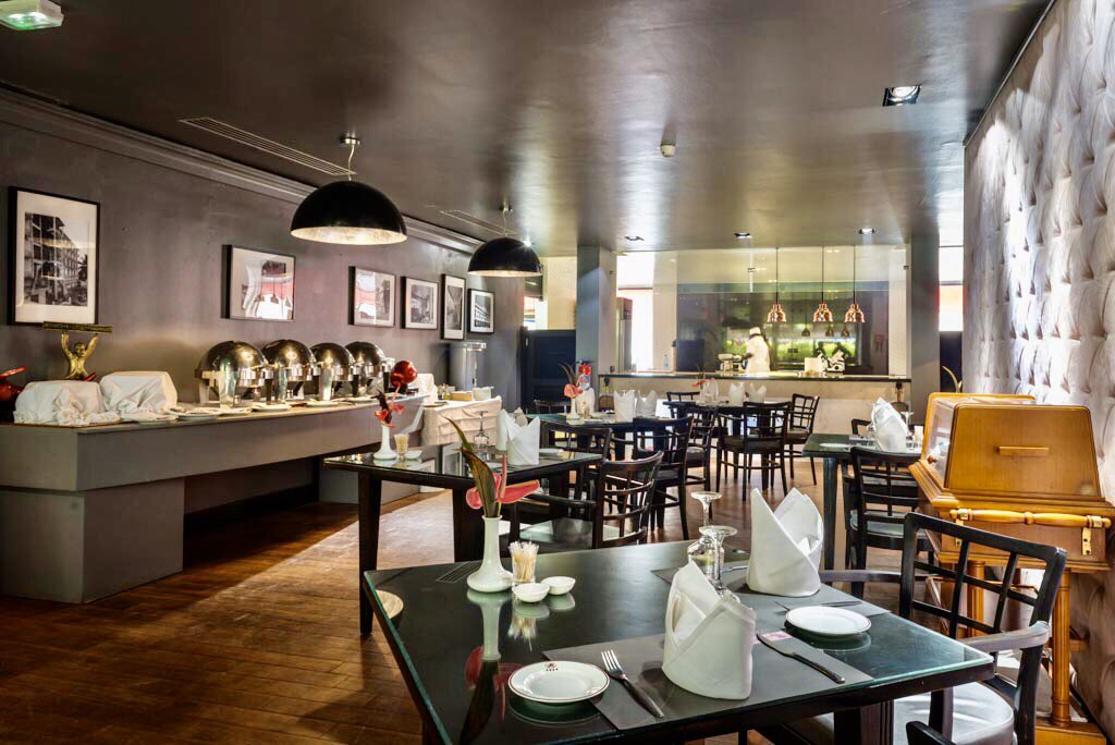 Faites un crochet chez nous cette semaine. Au déjeuner ou au dîner, vos tables sont dressées bit.ly/2kNKUCf. ✨
#APWelcomesYou #AkwaPalace