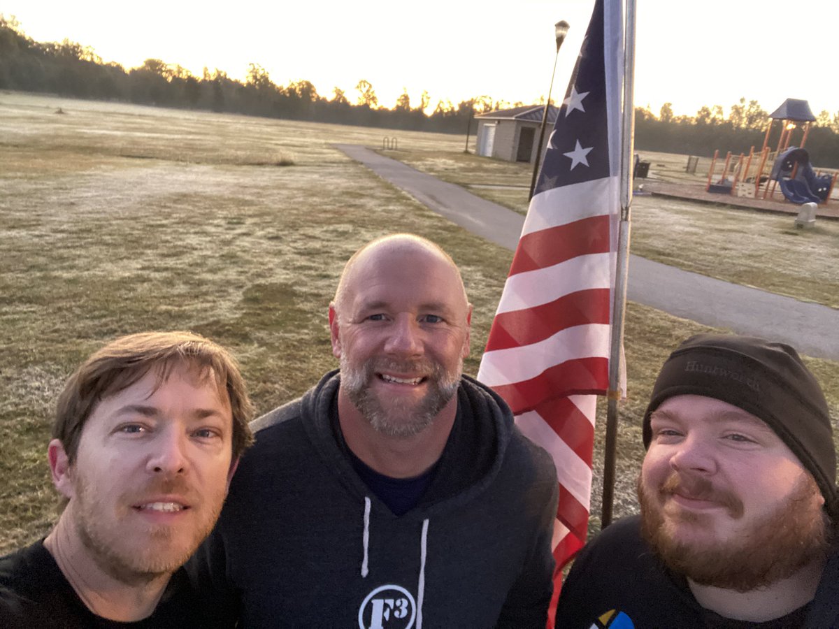 piratefan2's tweet image. 3 PAX celebrated the rising sun at #TheCollardPatch @f3enc #BestAOinAyden