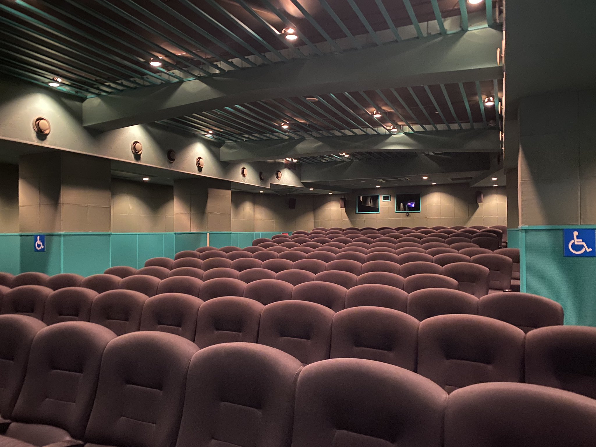 Papiko インターステラー以来5年ぶりにtohoシネマズ梅田シアター7で映画を観ます 主張の強い柱さん方お久しぶりです T Co Fffolchu Twitter