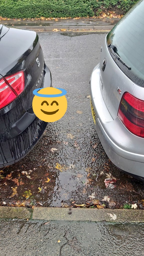 JADTaylor's tweet photo. Not saying I'm the world's best parallel parker, but c'mon. That's got to be a personal best🚗🚙🚗🥇🎉😎 https://t.co/e2ZG4f3Zzp