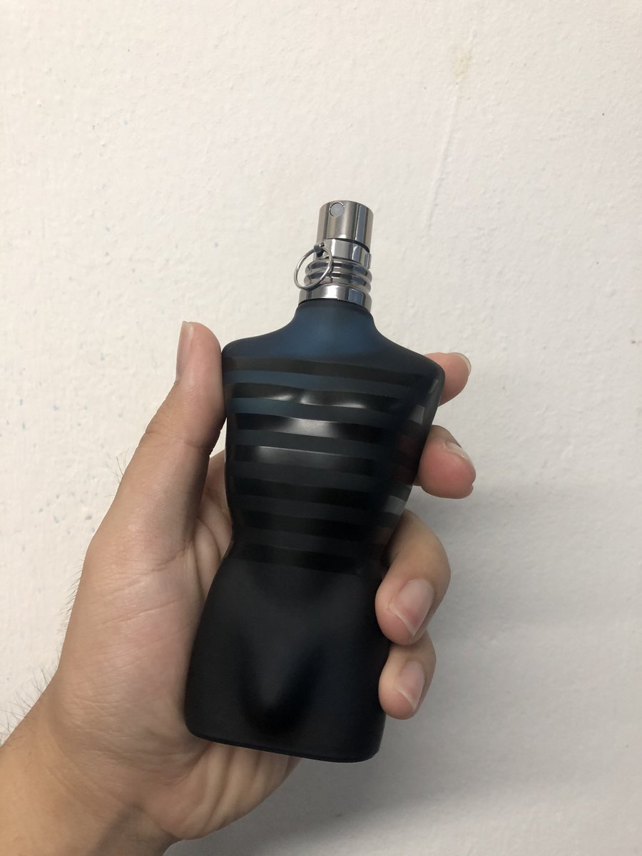 Jean Paul Gaultier Ultra Male. Pear note is so dominant yet v rare in the community of men fragrances. Sweet vibe. If you’re eyeing for compliments and girls, then this is your choice! Monster, king of clubbin 