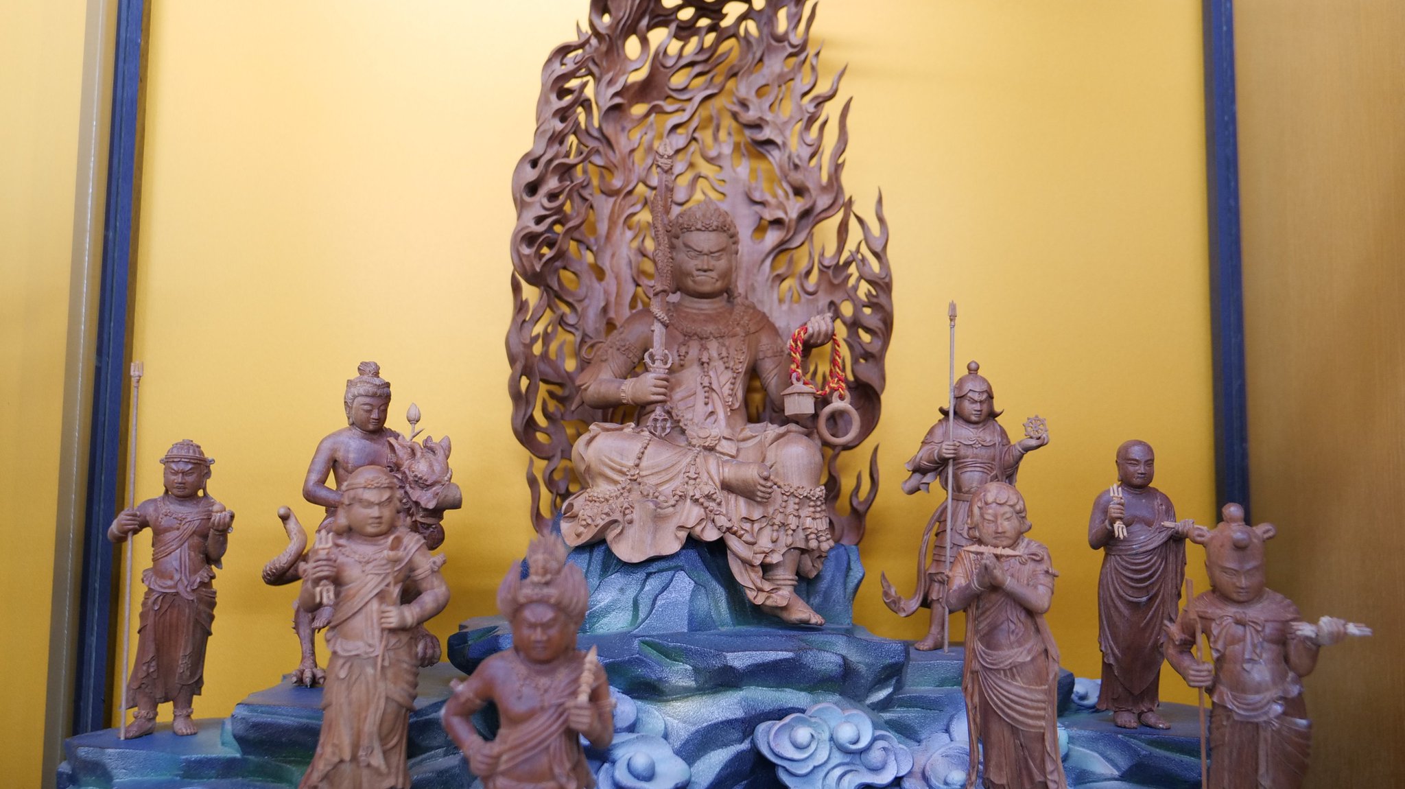 高野山法徳堂 御朱印帳と掛軸表装の専門店 Koyasan Hotokudo Inc Twitter પર 宣伝です 法徳堂にある白檀 香木 で作った不動明王 仏像でよく目にするのは 制多迦童子 制吒迦童子 せいたかどうじ 矜羯羅童子 こんがらどうじ の2体が脇侍 わき