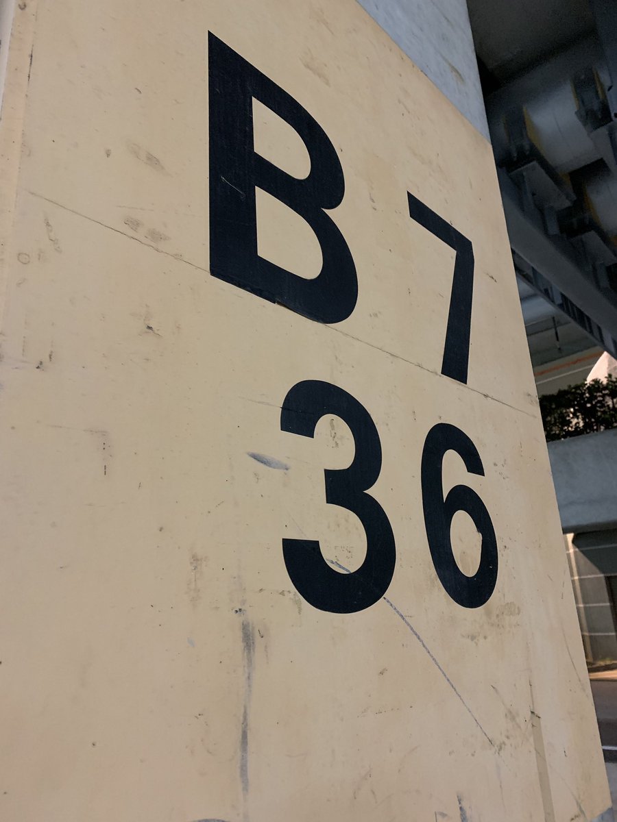 【拡散希望】
ドーム出る時に「赤いぬいぐるみを落としてしまって探している」って方に声をかけられたんですが、もしかしてこれかな？？というのを見つけたのでダメ元でツイートします。こちらならドームの駐車場のＢ7の36の柱のとこにかけてありましたよー！
#CC福岡50