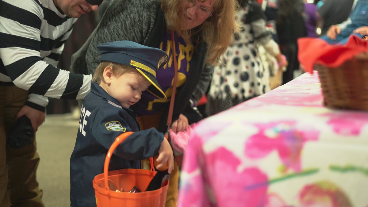 TGPinfo's tweet photo. We had such a blast at Trunk or Treat this year! We're so thankful for all the volunteers that helped out and everyone that came dressed up! https://t.co/wqm4Brc6BF