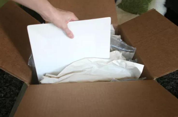 RedRoverStorage's tweet image. #MovingTipMonday Pack plates vertically, like records. They'll be less likely to break. #RedRover #FetchableStorage 
More tips at: ow.ly/SMJE50w2jZo