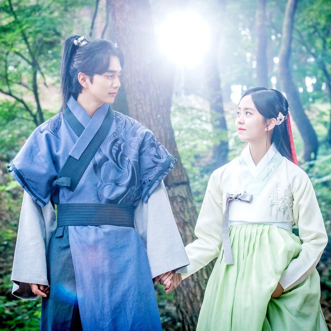 nedihalmeoni's tweet photo. Kim So Hyun and Yoo Seung Ho was my dream pairing but whoever wrote #MasteroftheMask sank that ship with their poor writing so her best sageuk pairing for now is with #TheTaleofNokdu Jang Dong Yoon! 💘 https://t.co/avMXHK2GME