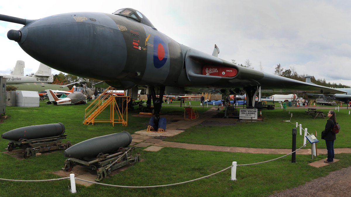 RobRambler214's tweet photo. ❤️#Avro #Vulcans Here's @avrovulcanxm575 #XM575 @EastMidAeropark 😁 @vulcantothesky @XH558Yorkshire @VulcanXl388 @vulcanliz @VulcanSCentral @AvroVulcanXM607 @XL319AvroVulcan @VulcanXM569 @XJ823 @Airfieldmuseum @EMA_Airport https://t.co/Y53tIlOuBI
