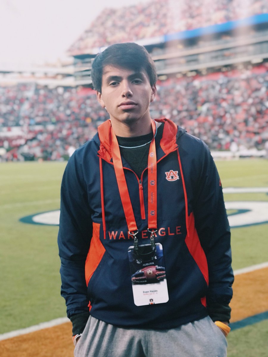 evandhayes's tweet photo. Auburn vs Ole Miss game was insane❕Thanks for having me down @CoachWilliams_7 🦅 #WarEagle @ITATJason @JLeeAURivals https://t.co/0cT9LinHJJ