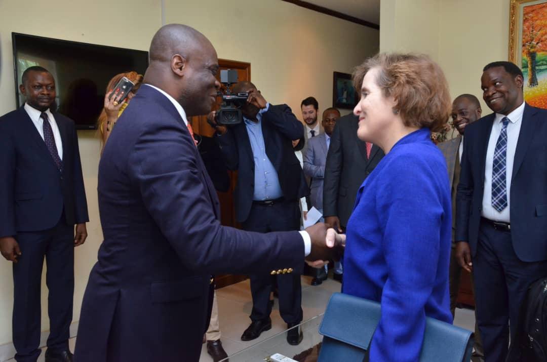 Le Partenariat Mondial pour l'Education réaffirme sa volonté d'accompagner le Gouv. RDC dans la mise en oeuvre de la Gratuité de l'Educ de Base. Ns avons échangé ce lundi avec Mme Alice Albright sur l'appui du PME au secteur de l'Education de notre Pays.