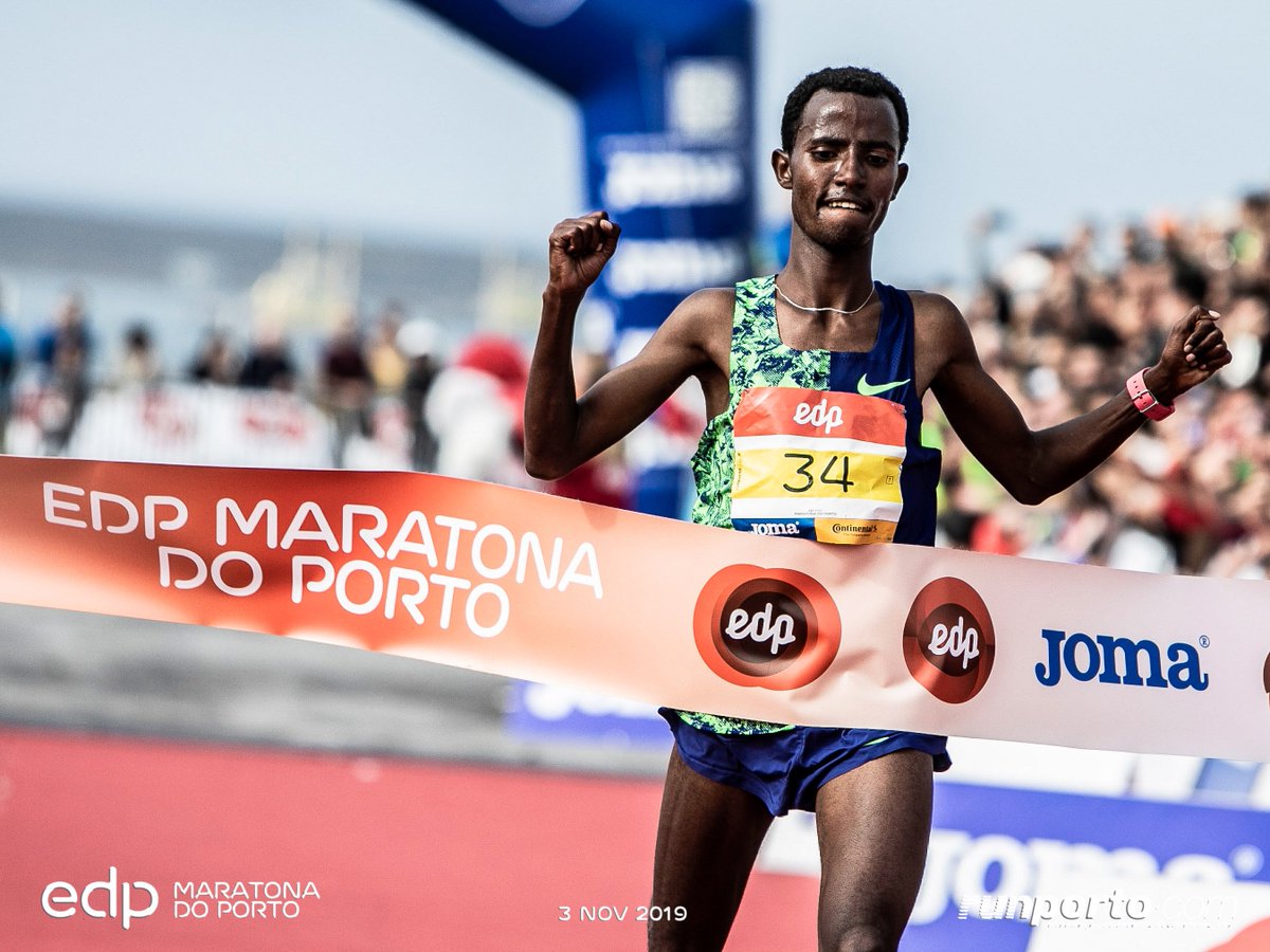The winner of EDP Porto Marathon 2019
Deso Gelmisa (Ethiopia) - 2.09.08
Photos : facebook.com/portomarathon/