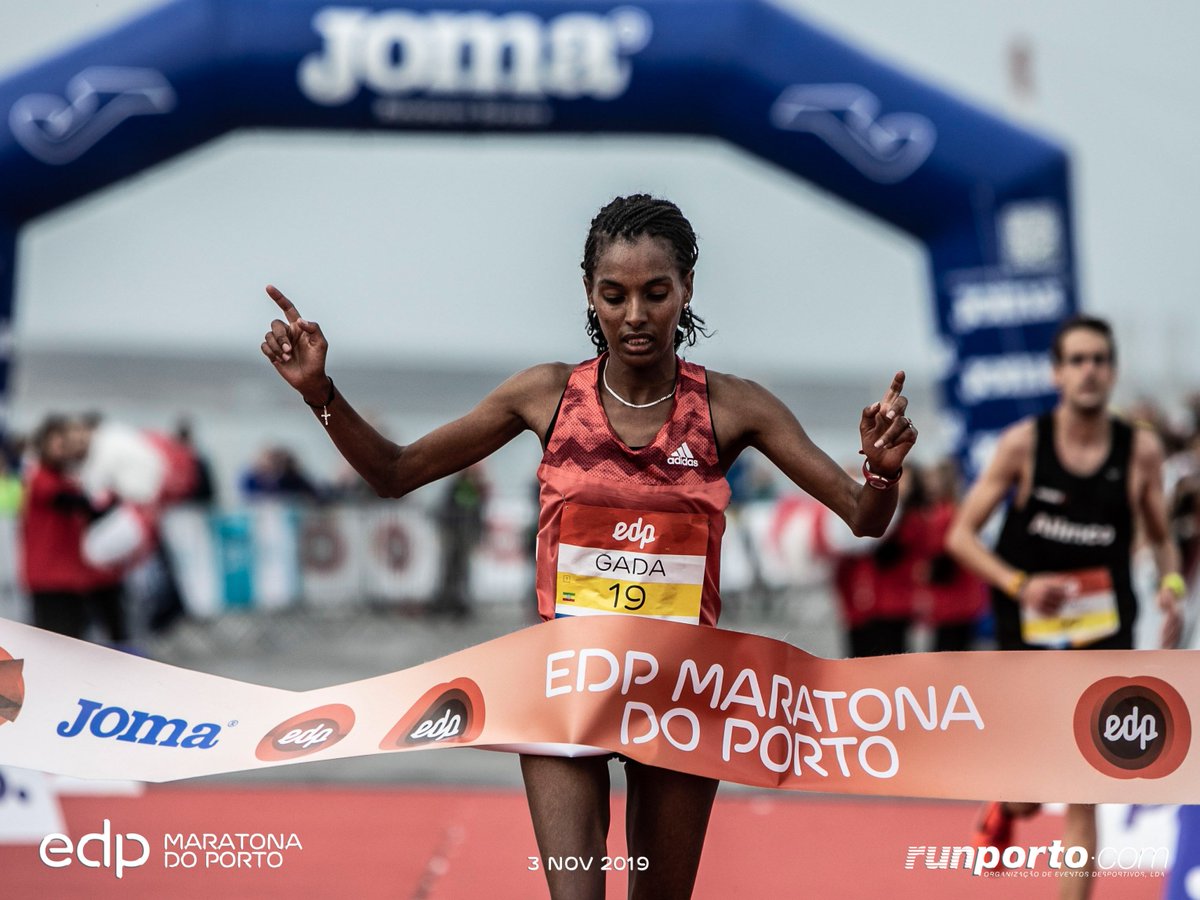 Bontu Bekele Gada (Ethiopia) won EDP Porto Marathon 2019 - first woman 2.33.38
Photos : facebook.com/portomarathon/