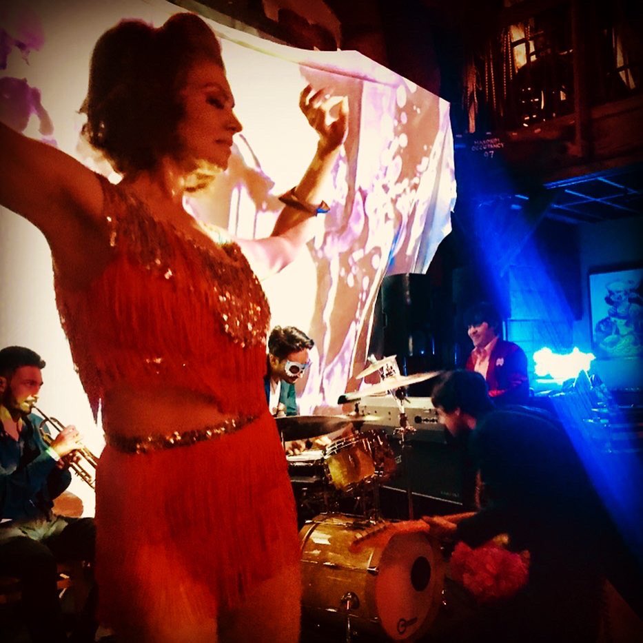 TikiAuGoGo's tweet photo. Tequila A  GoGo
#garagepsych #sixtiespsych #psychedelic #marinadelrey #playadelrey #siliconbeach #hermosabeach  #velvetpaintings #vintageclothes #vintagerecords #mexicangogo #latingogo #gogodancers #sixtiesgogo #vintagegogo #spanishroc  #losgatos #dugdugs #lossaicos #mexicanpsych https://t.co/ZLD0ReuSsp