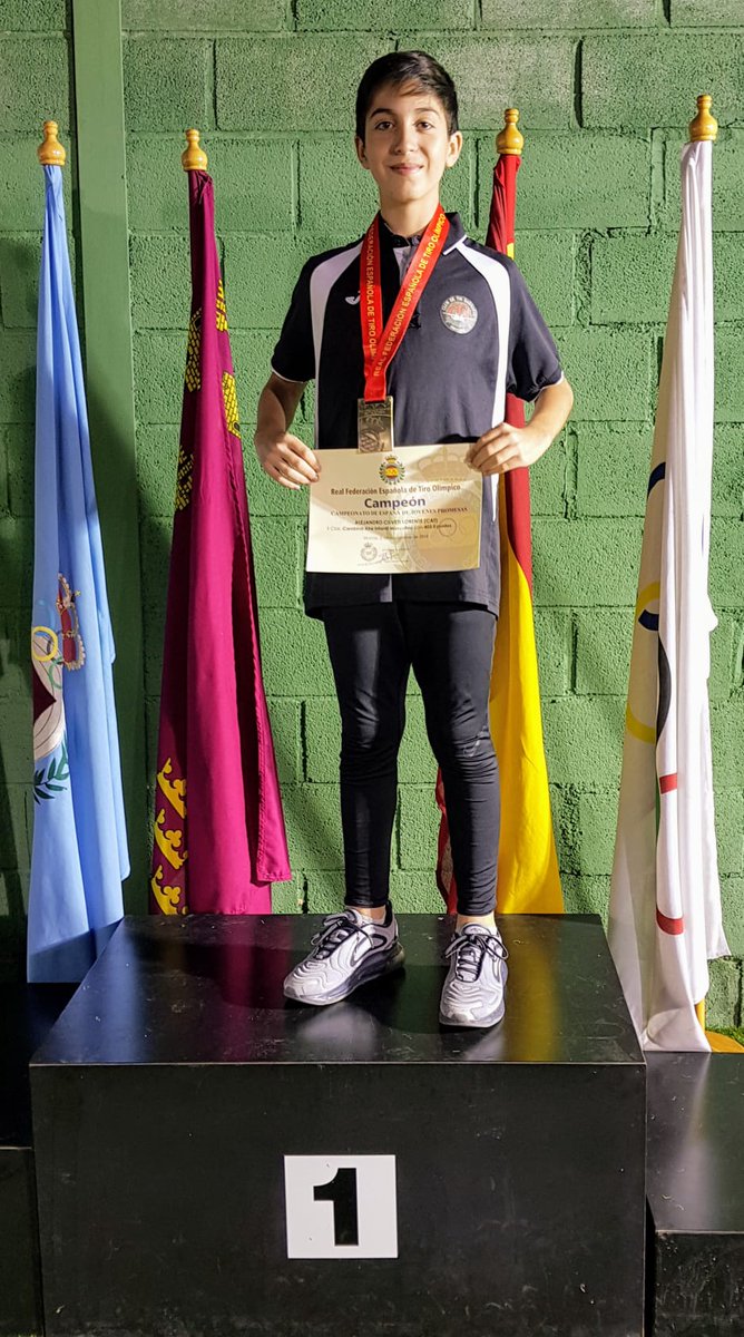 tirsabadell's tweet photo. Celebrat a Murcia, el campionat d'Espanya Joves Promesas, el nostre jove Alejandro Cilveti, es proclama campio i nou récord infantil amb carabina aire, els altres representants Jesús Oviedo i Rubén Cosp,,fan tercers per equips juvenils per la FCTO. https://t.co/Vw1XkviZvz