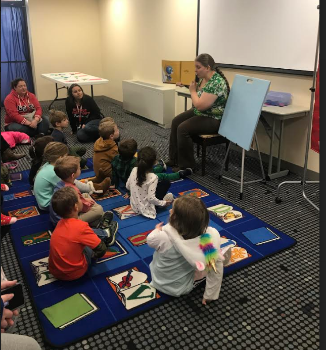 BESPreschool's tweet photo. Alana Folk from the Bellevue Public Library read the children wonderful stories about the changing weather.  The boys and girls got to make owls too.  Thank you Bellevue Public Library! https://t.co/ABL5NzytH9