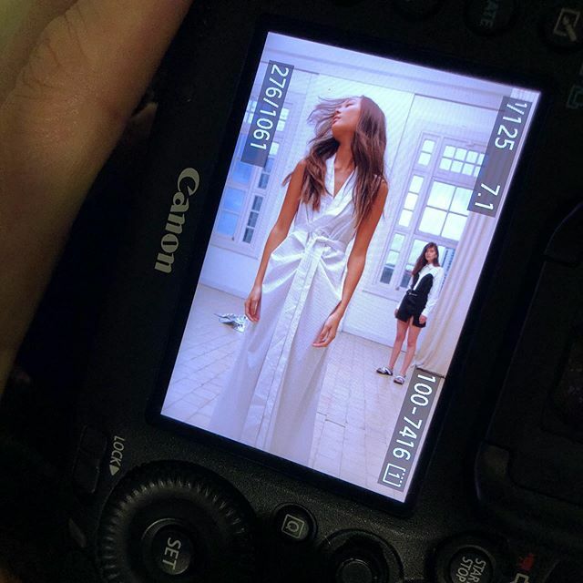 Probando > NOVEMBER ISSUE <a href="/marieclairearg/">Marie Claire Argentina</a>
.
Ph @natasha.ygel
Them @erii_an <a href="/camcainero/">cam</a> @thesyndical 
Dir arte @victoriafrai_foodandart @inspiration_room_ba
Makeup @angiebarrionuevomua <a href="/estudioduo/">Dúo Estudio</a>
Hair @gabooescobar
.
#fashioneditorial #marieclaire #fashi… ift.tt/2JOksBT